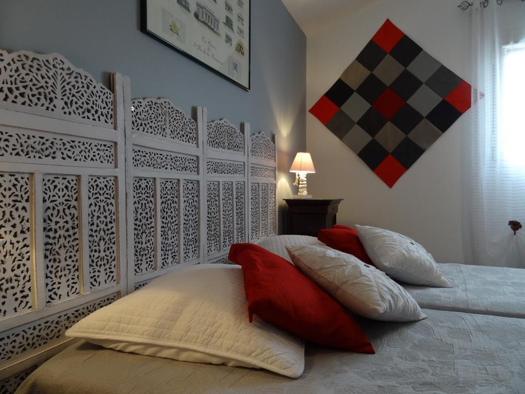 Une Chambre En Ville Savigneux  Camera foto